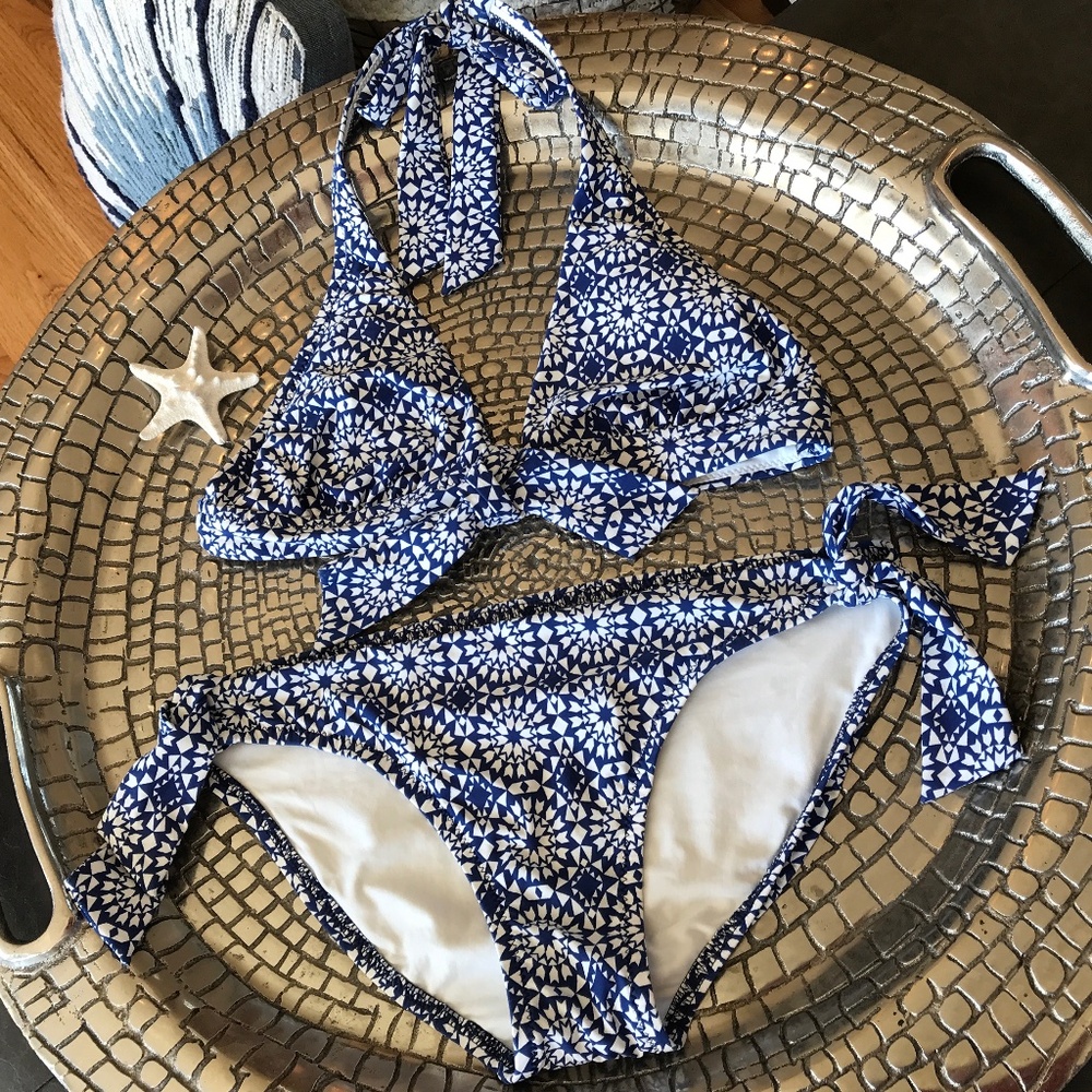 LUXURY VACATION HELEN JON BLUE WHITE GEOMETRIC 2 PC. BIKINI